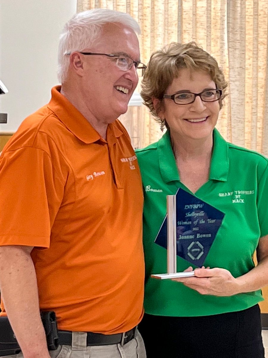 ShelbyCoC_IN's tweet photo. Way to go Joanne! Congrats to a very deserving Joanne Bowen for earning the Woman of the Year Award from Shelbyville Business & Professional Women. Hubby Gary was standing by to be one of the first to congratulate her. #professionalwomen #LinkingUsTogether #BPW #WeAreShelbyCounty https://t.co/lgiFh3u0gD