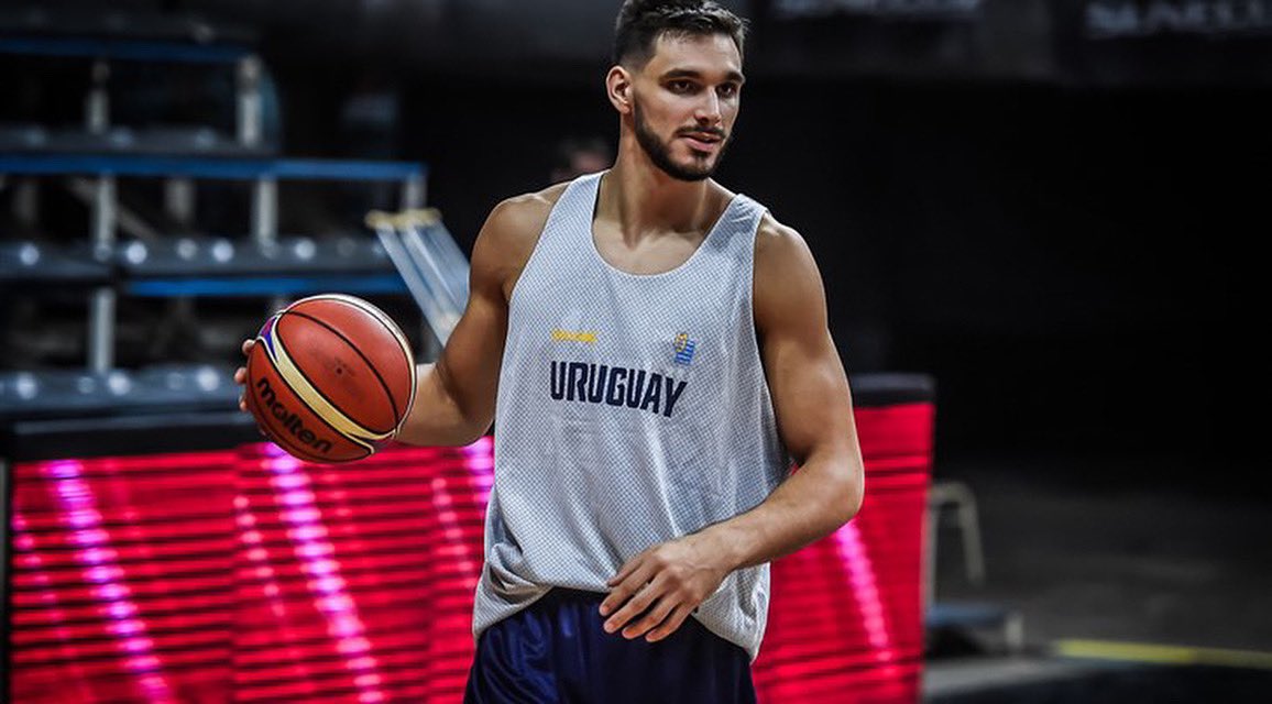 🎉🎂🙌🏻 Porque no hay dos sin tres, continuamos felicitando a nuestra plantilla. Es el turno de <a href="/Goniglesias7/">Gonzalo Iglesias</a> quien hoy cumple 29 años. ¡Felicidades Gonzalo! Con muchas ganas de verte en acción en el palacio. 

💙 #SomosClavijo | #SiempreClavijo