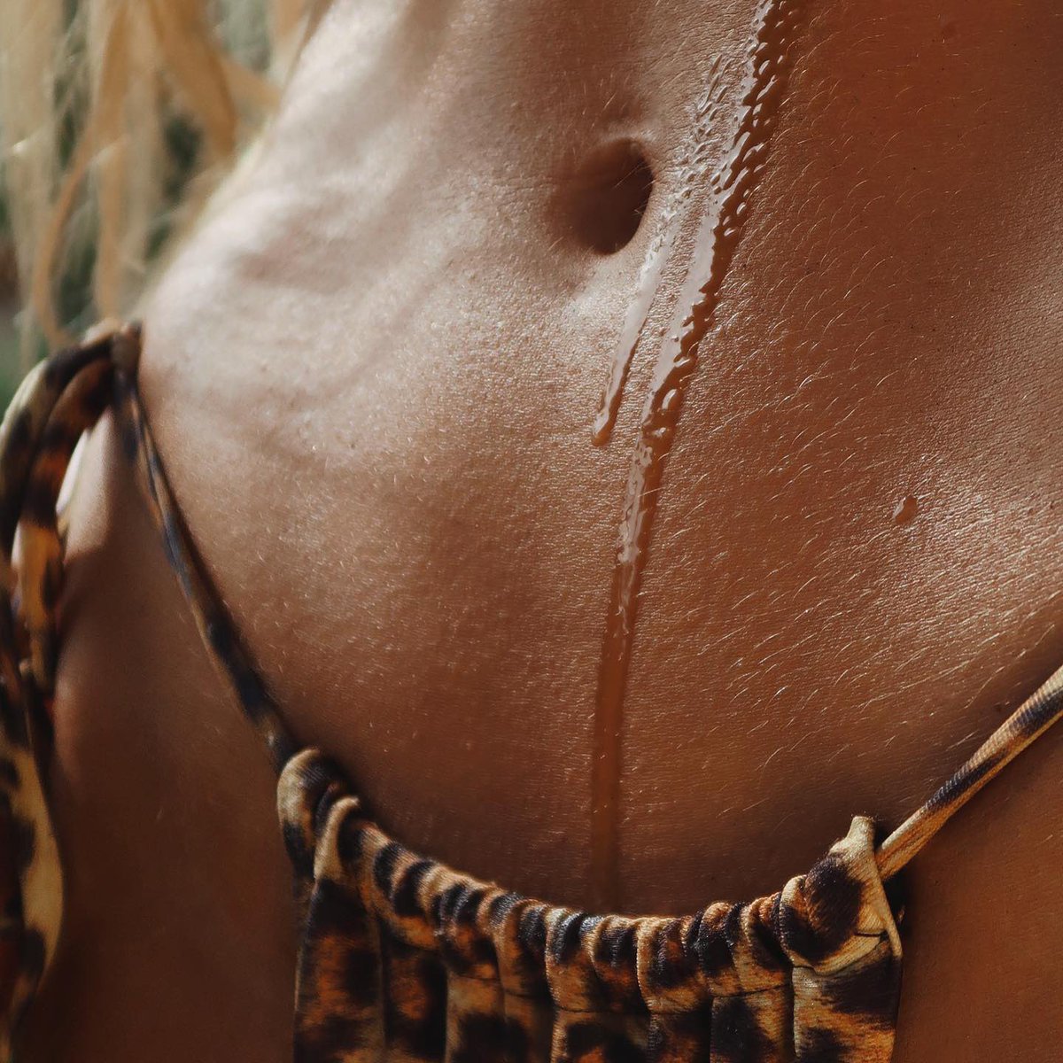 sunslutco's tweet photo. Stay hydrated + oiled up friends https://t.co/mtf8r7m1BP https://t.co/PRfVf2IggB