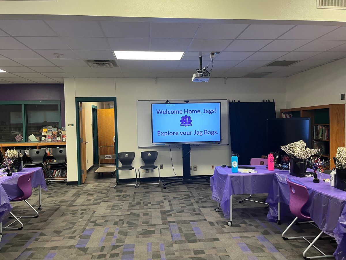 b_pearson18's tweet photo. New Teacher Orientation today! Welcome home, Jaguars! 💜🖤💜🖤 https://t.co/zKqFDe1hlO