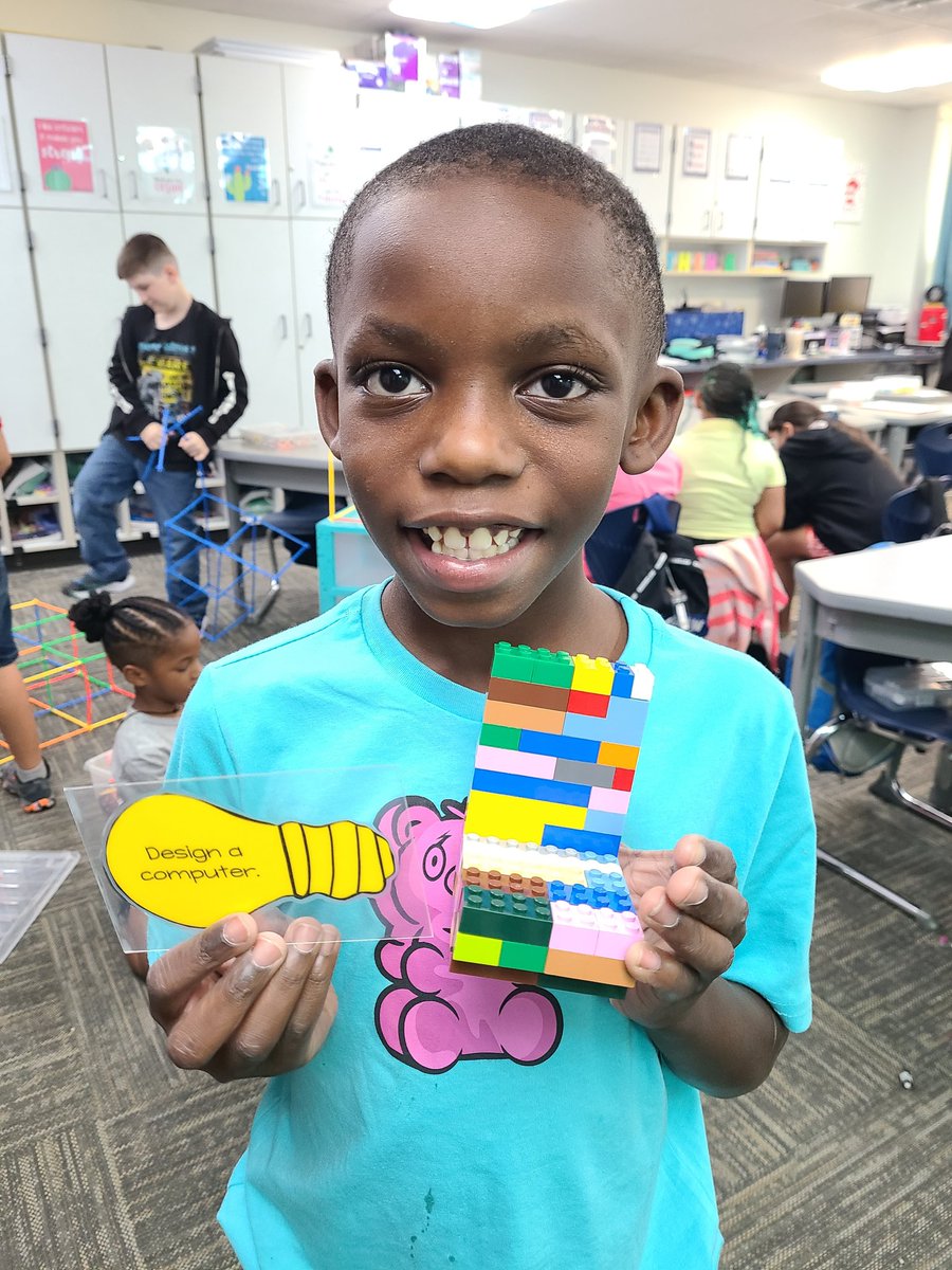 Briggs_Ms's tweet photo. First day of school STEM challenges.  Without looking students had to pick a "stem starter", then then materials of their choice.  #onlyatice #ic2223 https://t.co/pBg8wG5v8X