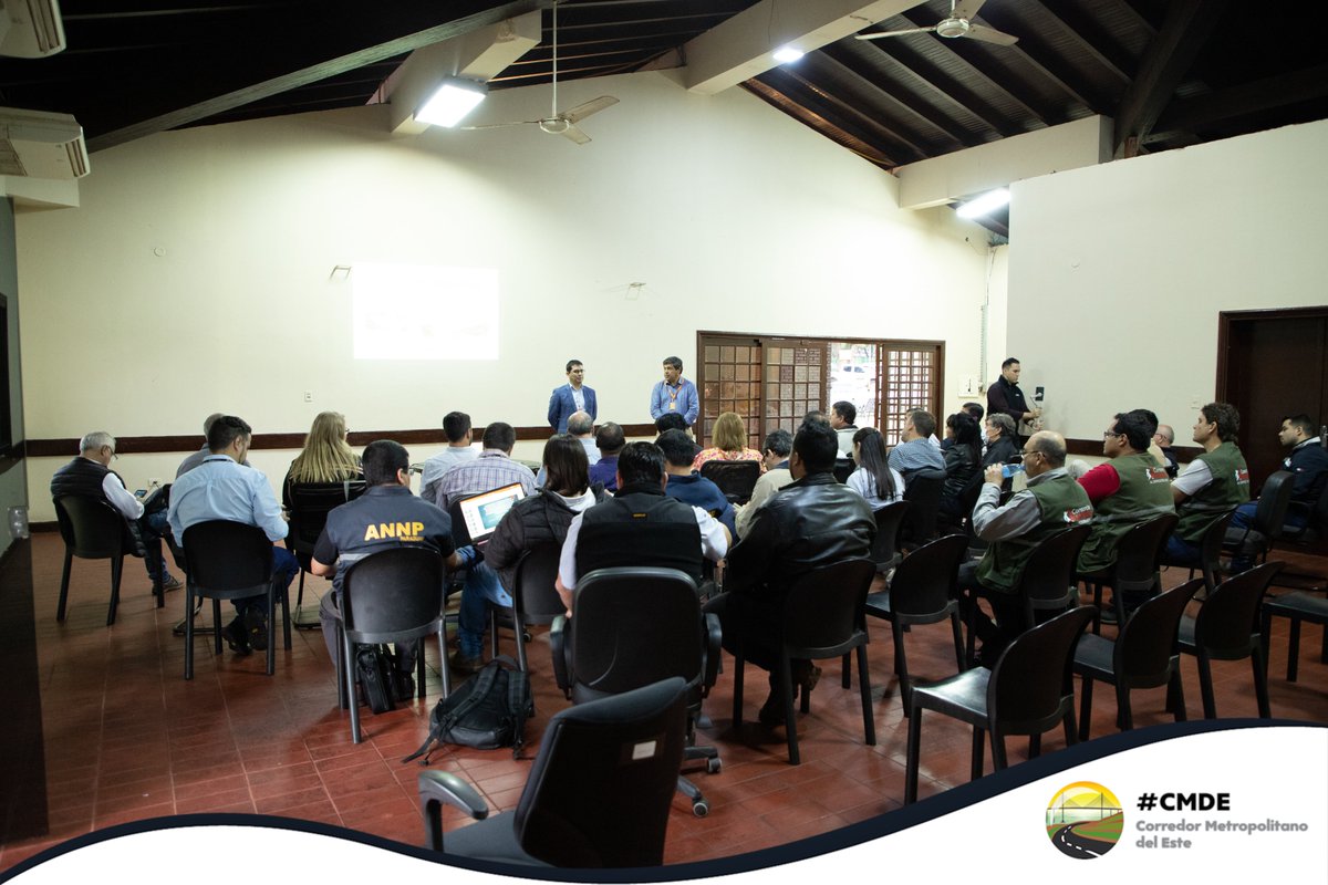CorredorEste's tweet photo. En el día de hoy se realizó una reunión bilateral entre los pares del lado brasileño de Itaipu, MOPC y contratistas adjudicadas de las diferentes obras del #CMDE
@ArnoldoWiens @mopcparaguay @itaipuparaguay @AgendaCAF

#CMDE #PuenteIntegración #Paraguay #Brasil #obras https://t.co/26WJZR5wVq