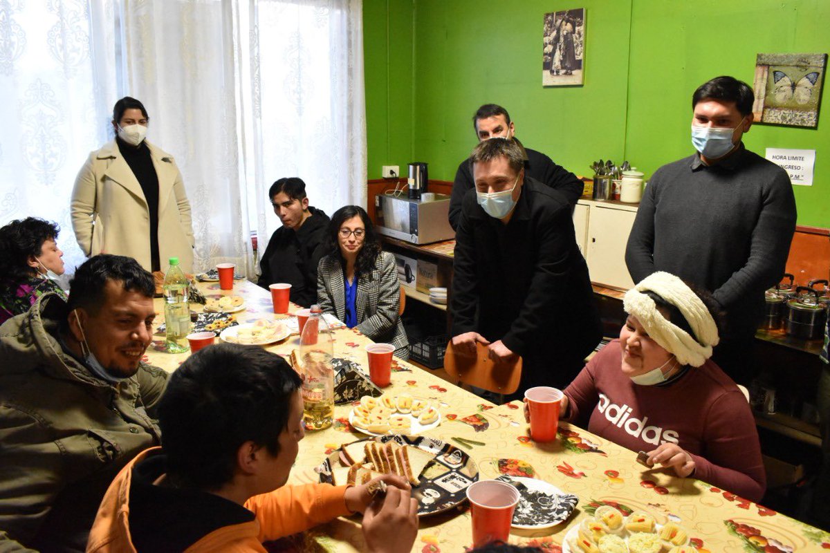 Es relevante destacar que el Ministerio de Desarrollo Social y Familia pone a disposición para todo el territorio nacional un fono ☎️ gratuito para que la ciudadanía pueda alertar 🗣sobre casos de personas en situación de calle. Este fono es el 800 104 777, opción 0.