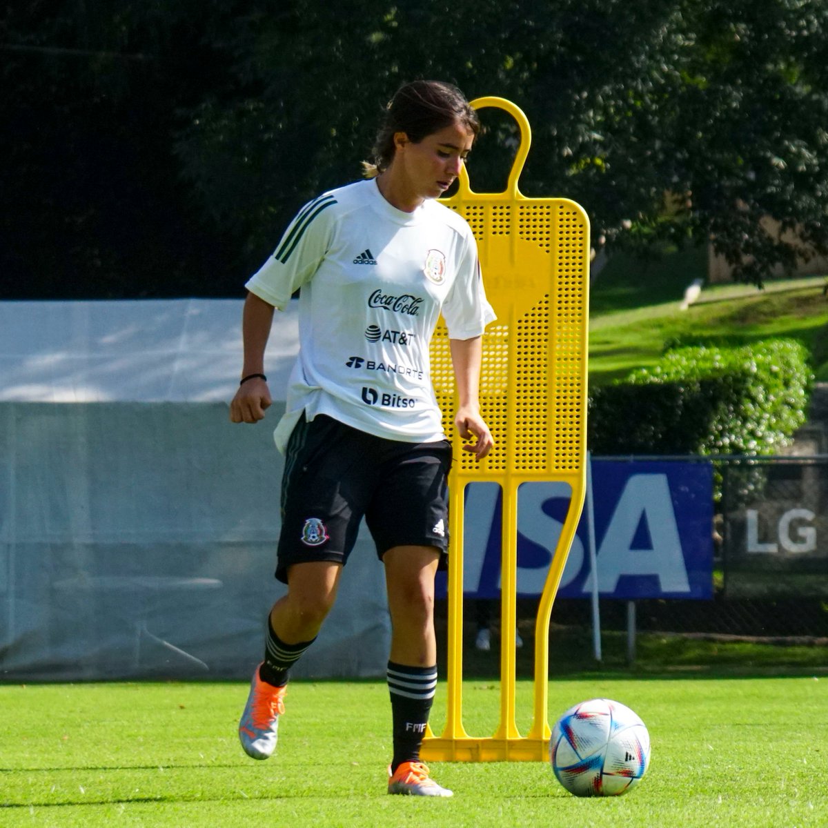 miseleccionmxEN's tweet photo. #U20Women | Preparation at home is done. 🧳⚽🏠

Next on: 🛫➡️🇨🇷

#HechoDeLosMexicanos | #TuCanchaLaEligesTú https://t.co/tcYlUZIaZt