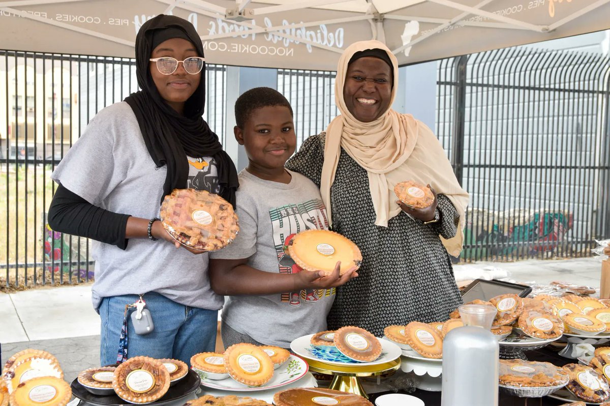 MissionMercado's tweet photo. Baker Bilal Sabir's mother guided him when he wanted to make a sweet potato pumpkin pie as a child. He's been in love with baking ever since. 🥧 Of the 19 flavors Delightful Foods brings to the #farmersmarket, including sweet potato, there's something for everyone! Stop by, 3-7pm https://t.co/UWSCjo6MrD