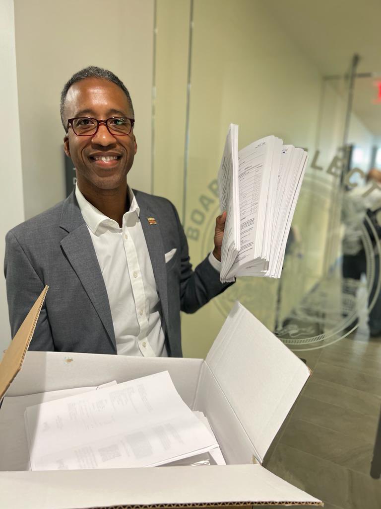 kenyanmcduffie's tweet photo. We did it! Today, our campaign turned in over 5,000 signatures to the BOE to qualify for the Nov. 8 General Election ballot.

A huge thank you to all of our volunteers who helped gather and validate signatures as well as all who signed our petitions and helped us reach our goal! https://t.co/21sMIOhPMF