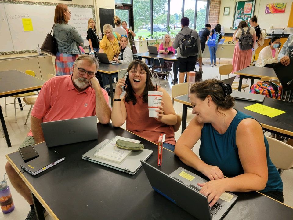 kimbullock08's tweet photo. Our teachers are growing their Dendrites with MNPS District PD @DrNatalynGibbs @MNPSNorthwest @MNPSPreK https://t.co/dLrWPbNun9