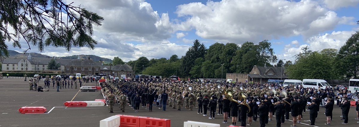 DentistryEdinb1's tweet photo. @EdinburghTattoo Welcome back! https://t.co/gH01TZMWV5