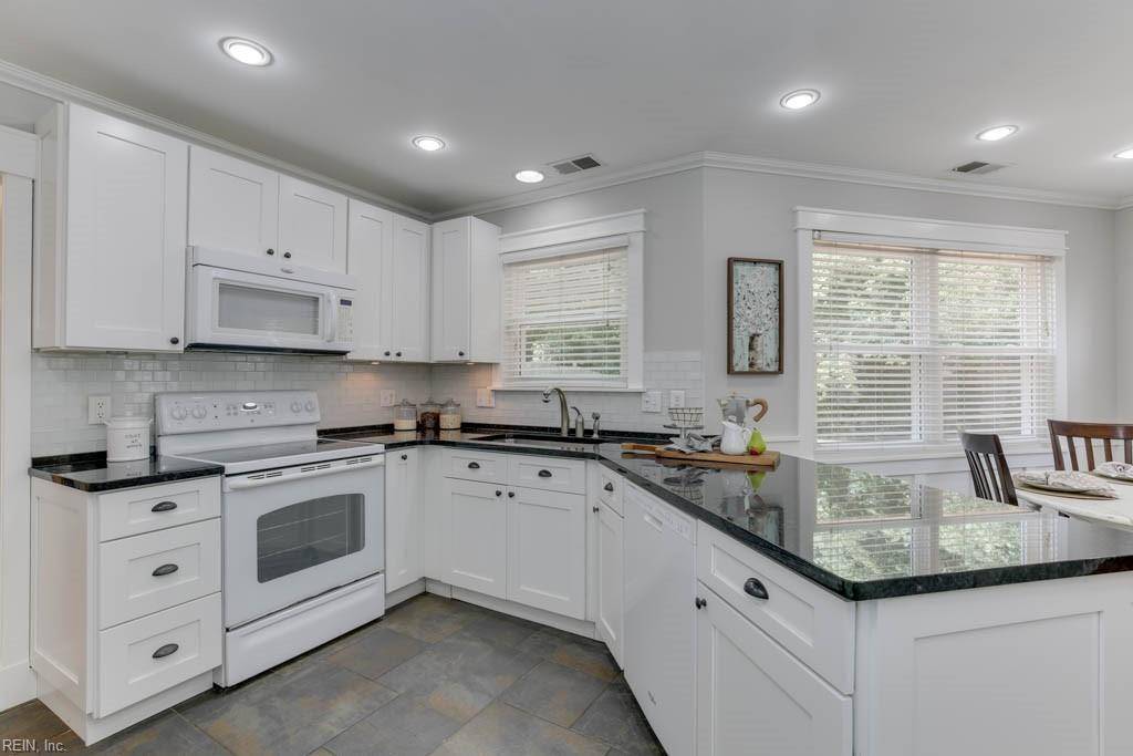 MilSpouseRealto's tweet photo. Check out this STUNNING home that just hit that market!!  Call today before its SOLD!

Listing Address: 2660 Mulberry LOOP, Virginia Beach, VA 23456 Listing Price: $540,000 Schedule a showing and request more information here: https://t.co/A6RClQTc6b https://t.co/nO7KIfxQSC
