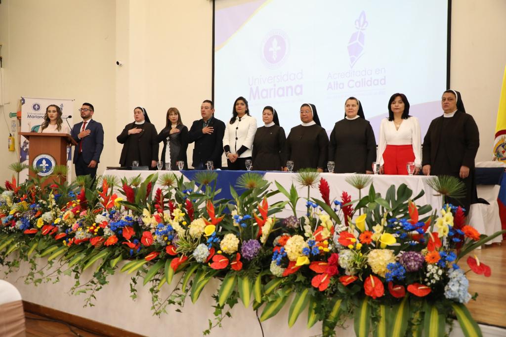 maxgomezt's tweet photo. La directora de Calidad de la Educación Superior, @elcypat, fue la encargada de acompañar a la @UMarianaPasto en la entrega de la acreditación institucional que reconoce su calidad académica. Felicitamos a toda la comunidad universitaria por este importante logro. https://t.co/x1tZstetgy