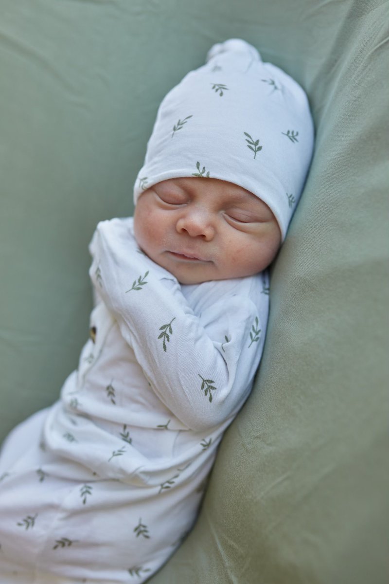 Congratulations to Coach Satzinger on the birth of his first child. Levi Ray Satzinger was born yesterday. 

#futureshortstop