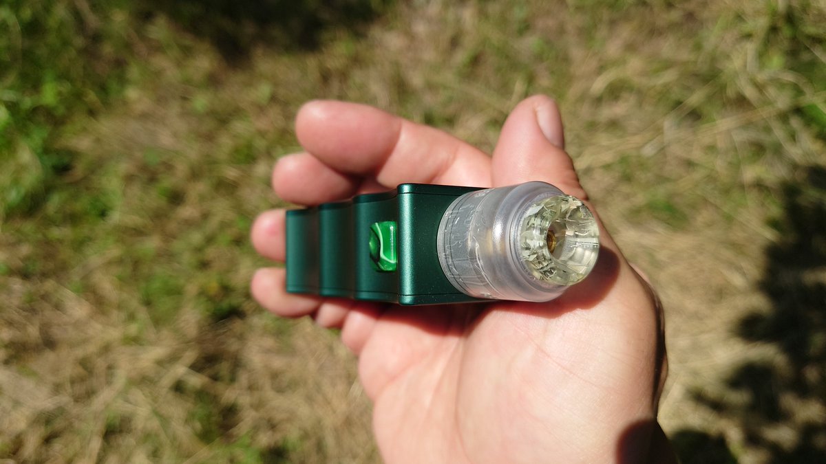 CebrjowHwScHCkj's tweet photo. 皆さんおはよっチェ😆👍今日も宜しくご安全に🙇💦 #Clutch21700 +#VaperzCloud #NightmareRDA + #dhdtips 810 Chop Top Tip 😋💦  #VAPE #vape好きな人と繋がりたい #VAPE好きと繋がりたい #VAPE初心者 #dovpo #signaturetips #mikevapes https://t.co/ejQVRmNlfi