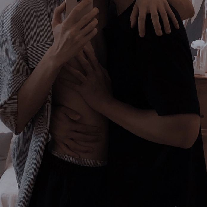 aerihwng's tweet photo. friends to enemies to lovers | hyunho au! 

Eran buenos amigos, casi los mejores, hasta que comenzaron las esperadas competencias de la escuela y les dijeron que solo uno podía ganar. Solo uno se va a llevar la corona a casa. 

Y quizás más que eso. https://t.co/s7dzPJSPzB