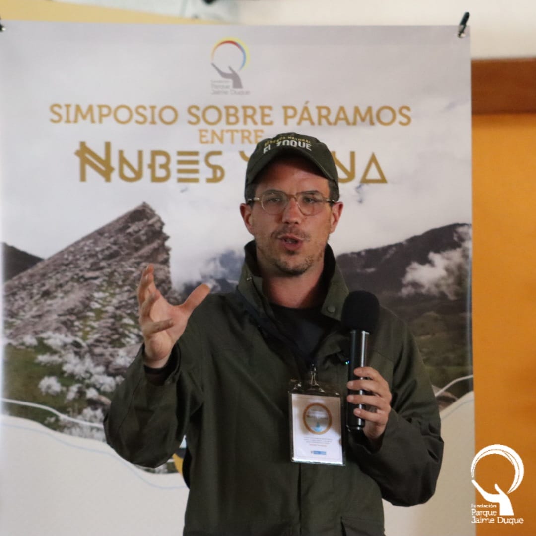 ParqJaimeduque's tweet photo. #Páramos Mauricio Restrepo y Santiago González de la reserva #ElZoque hablan de su extraordinaria historia de conservación y desarrollo social  y el esquema de cómo se convirtieron en facilitadores de trabajo con comunidades. https://t.co/sxNVP8Hw4F