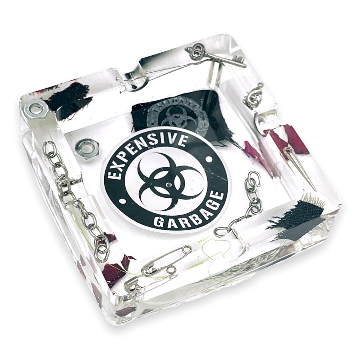 EXG_VINTAGE's tweet photo. “GARBAGE” #epoxy #resin ashtrays now available for purchase on our site 🚬🔥🖤 https://t.co/oVDbBVx3K1 https://t.co/RfTwLjPGUe