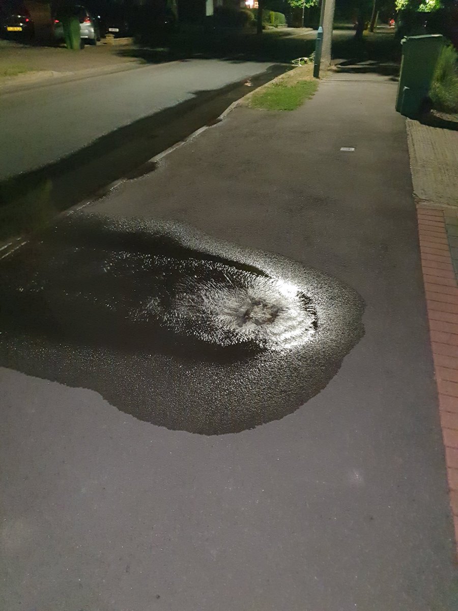 StuartH35889446's tweet photo. @stwater I have tried to report a leak from a stoptap near my property but all I seem to be offered is an option to book a visit next week...how do I get urgent attention? https://t.co/MyLQPfxTKm