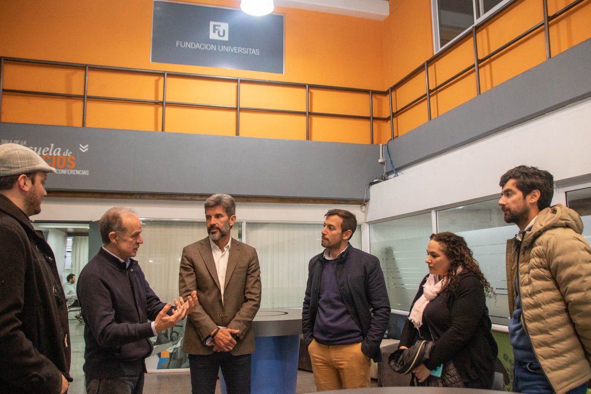 Estuvimos en <a href="/funiversitasUCE/">IUCE de Fundación Universitas</a> junto a estudiantes y emprendedores para presentar las nuevas capacitaciones orientadas al creciente mundo de los negocios digitales. 
Anunciamos la próxima convocatoria junto a Future Telefónica para la incubación de proyectos tecnológicos.