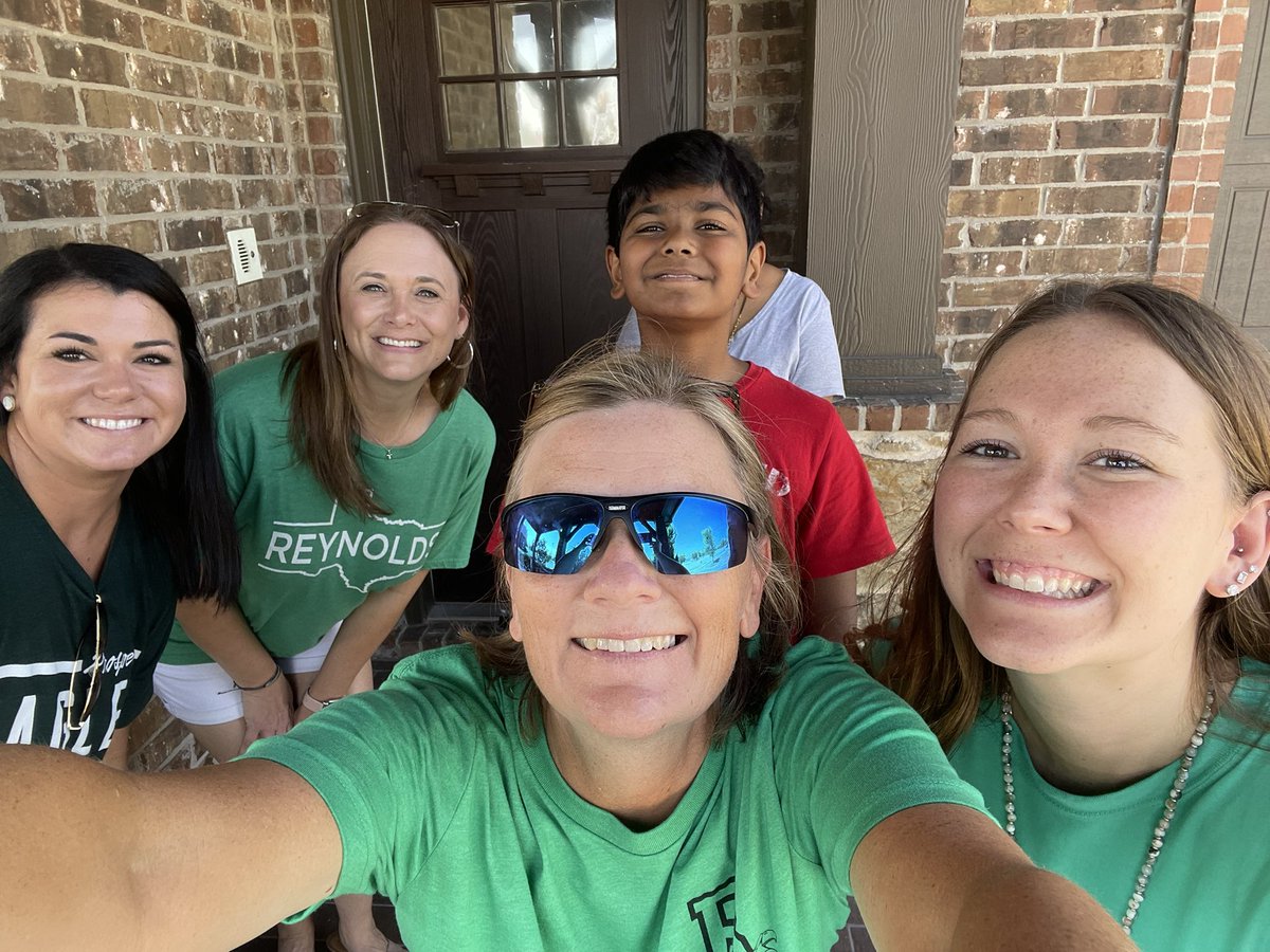 Porch visits were a success! I am so excited for this upcoming class and to see all the new students ! <a href="/PISDReynolds/">Reynolds Middle School</a> #WeAreReynolds #ProsperProud