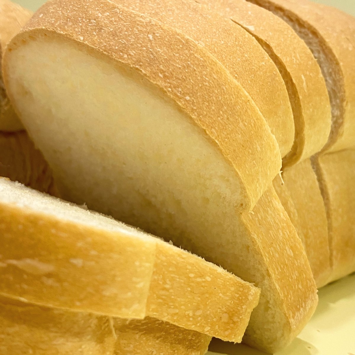 PanGabrielMx's tweet photo. Jueves de 3x2 en pan blanco 🤎Libre de gluten, huevo, leche y azúcar 🍞

Válido en SUCURSALES Pan Gabriel. Hasta agotar existencias. No aplica para servicio a domicilio. Aplica en pan de caja, pan para hamburguesa, p/para hot dog, marinitas y cuerno blanco. Aplica restricciones. https://t.co/GIn1C1fARN