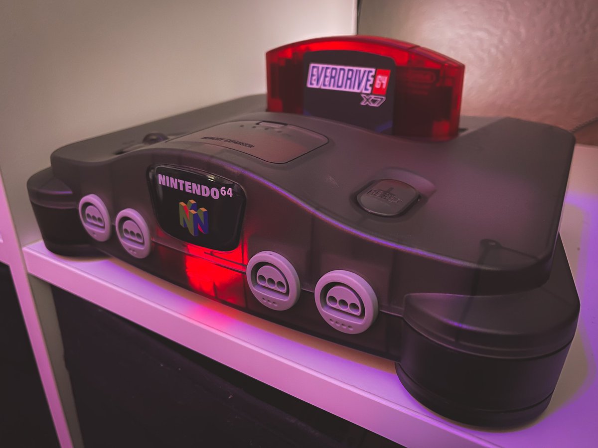 SuperRetroCity's tweet photo. Re-Shelled the Nintendo 64 with one of the new shells from @RetroScaler and it looks Absolutely Funtastic!
#Nintendo #Nintendo64 #N64 #Smoke #Everdrive64 #Krikzz https://t.co/HryEn0niaF