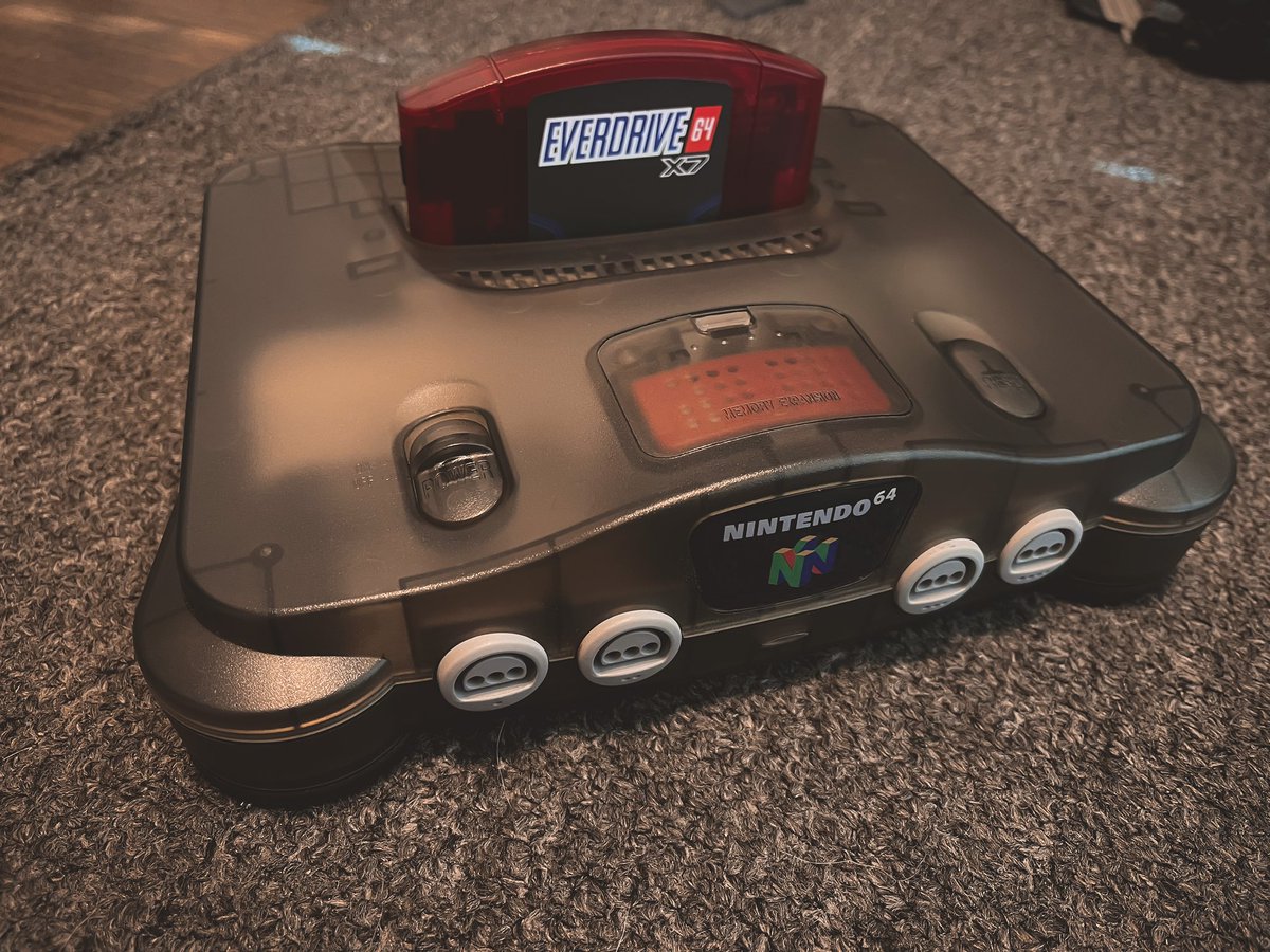 SuperRetroCity's tweet photo. Re-Shelled the Nintendo 64 with one of the new shells from @RetroScaler and it looks Absolutely Funtastic!
#Nintendo #Nintendo64 #N64 #Smoke #Everdrive64 #Krikzz https://t.co/HryEn0niaF