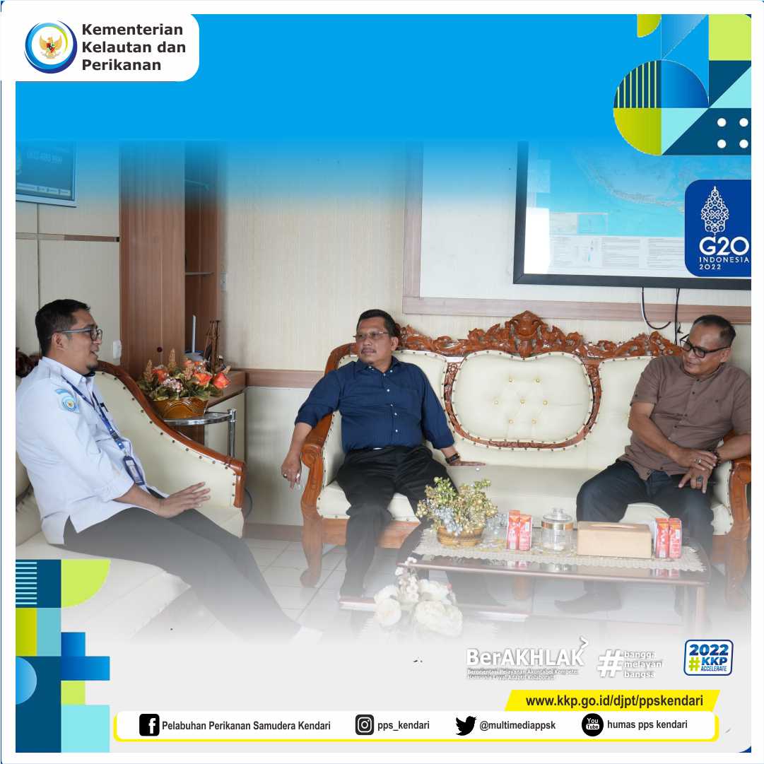 ppskendari1's tweet photo. #SahabatBahari Kepala DKP Kepri Arif Fadillah beserta rombongan berkunjung ke PPS Kendari, Kamis (4/8).
Kepala PPS Kendari @syahril_abdul menerima kunjungan rombongan DKP Prov. Kepulauan Riau di Kantor PPS Kendari yang didampingi pejabat PPS Kendari. 
#KKPAccelerate #ppskendari https://t.co/kVAqpHlVbg