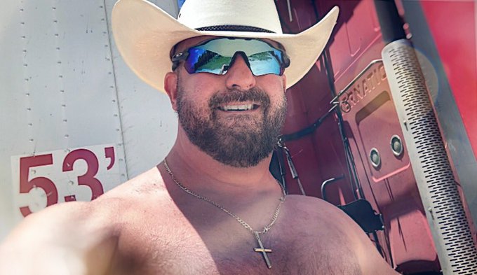 HEY BOY https://t.co/DGpreasxTg