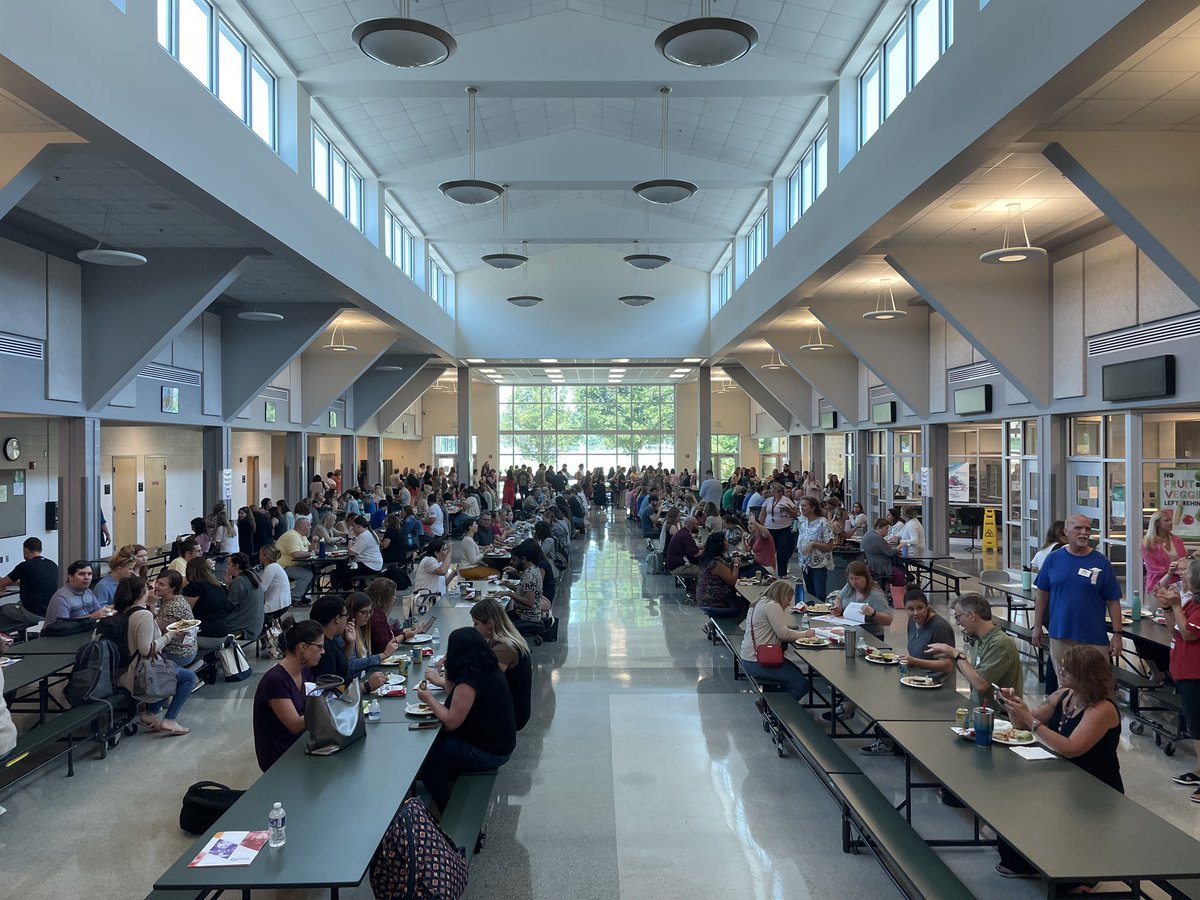 FCPSPLcoord's tweet photo. Thank you FCTA for sponsoring a delicious lunch for our FCPS new hires! #FCPSPL. #FCPSWelcome #FCTA https://t.co/jtryNHrhML