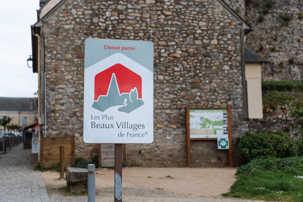 klobbox's tweet photo. REPORTAGE - Au cœur de la ville de Sainte-Suzanne qui se situe en Mayenne. Une ville qui est classée parmi les plus beaux villages de France. (Avril 2022)

#photography #france #mayenne #evron #saintesuzanne #tourisme #reportage #ouestfrance53 #nikon #Photographie #paysdelaloire https://t.co/kOXtQQV3vt