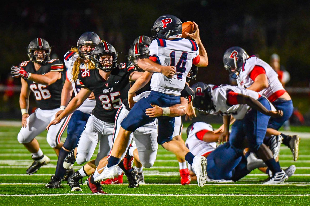 HeavyNature's tweet image. Just got approval for sideline access to a local high school football scrimmage Friday evening. I’m super excited to have an opportunity to shoot HS football again for the first time in 3 years since the pandemic began!