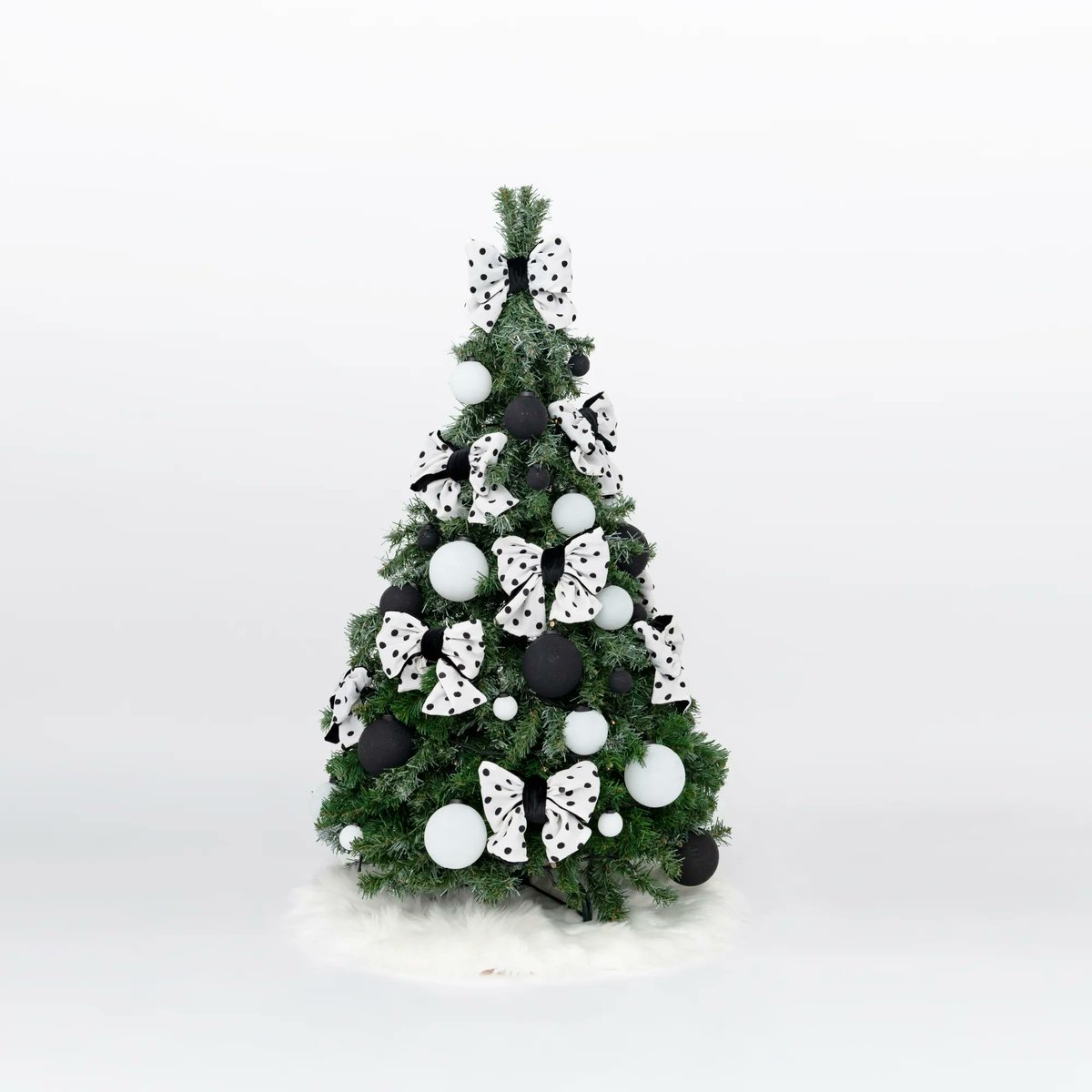 Natale58700202's tweet photo. Natale Polkadot tree120
#thenatale #christmas #sale #christmastree #walldecor #tabletoptree #floortree https://t.co/BARIuJzRwQ