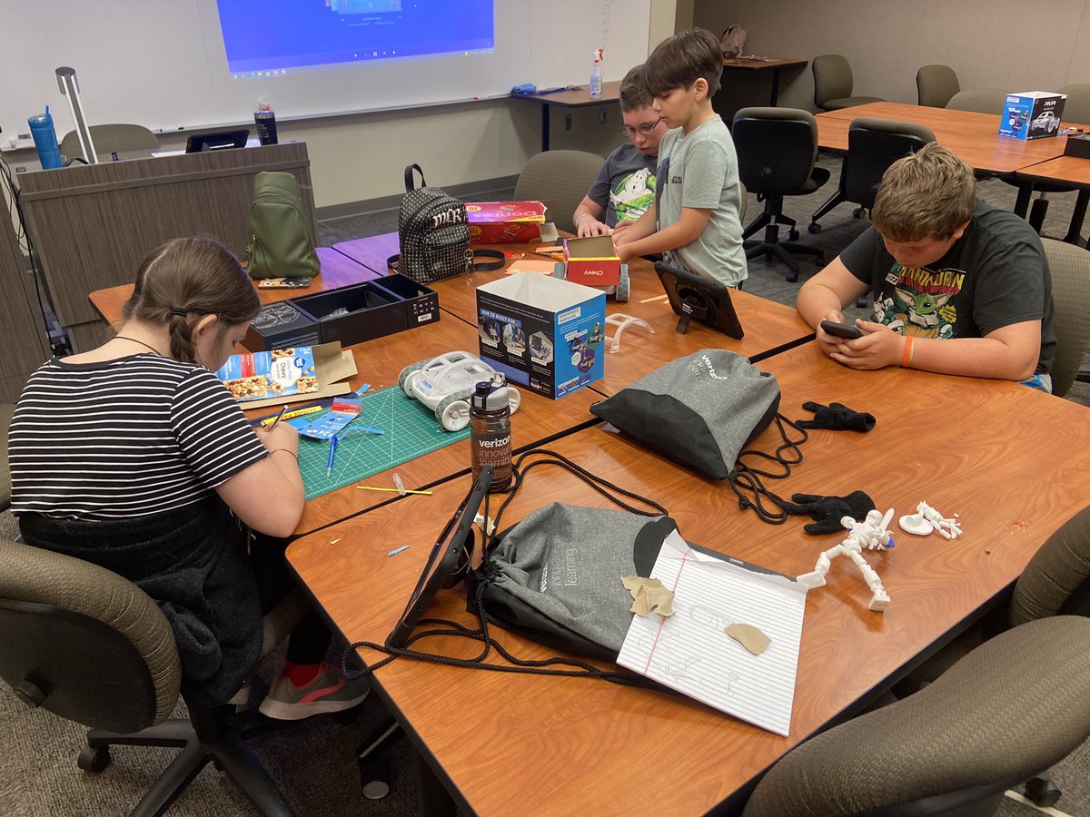 STEM_IA's tweet photo. UN Sustainable Development Goals, spaghetti towers, and prototypes! More great creativity coming from the students during the #VerizonInnovativeLearning STEM Achievers camp at #niacc! @myniacc @NACCE https://t.co/QWoYdkk0Gc