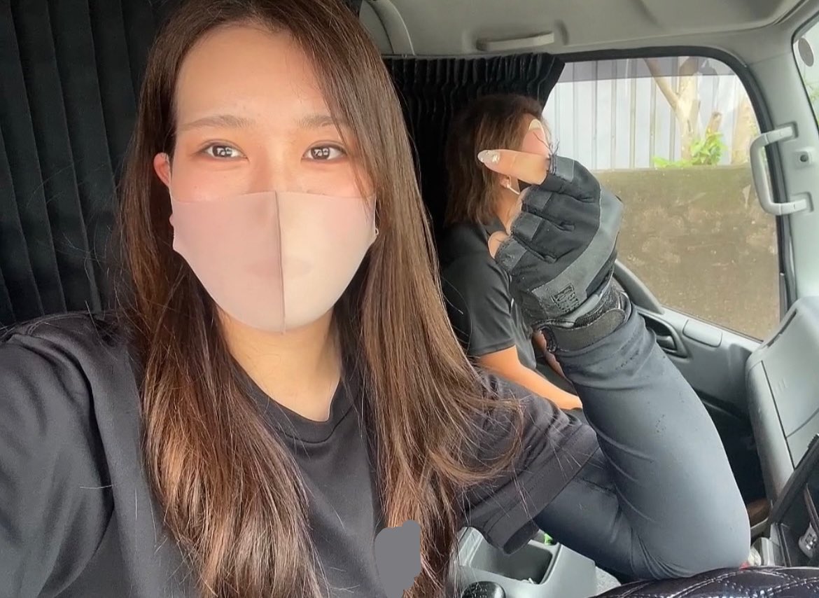 豪快にお酒を飲む女性トラック運転手 トラックめいめい さん 17万人フォロワーの超人気に Togetter