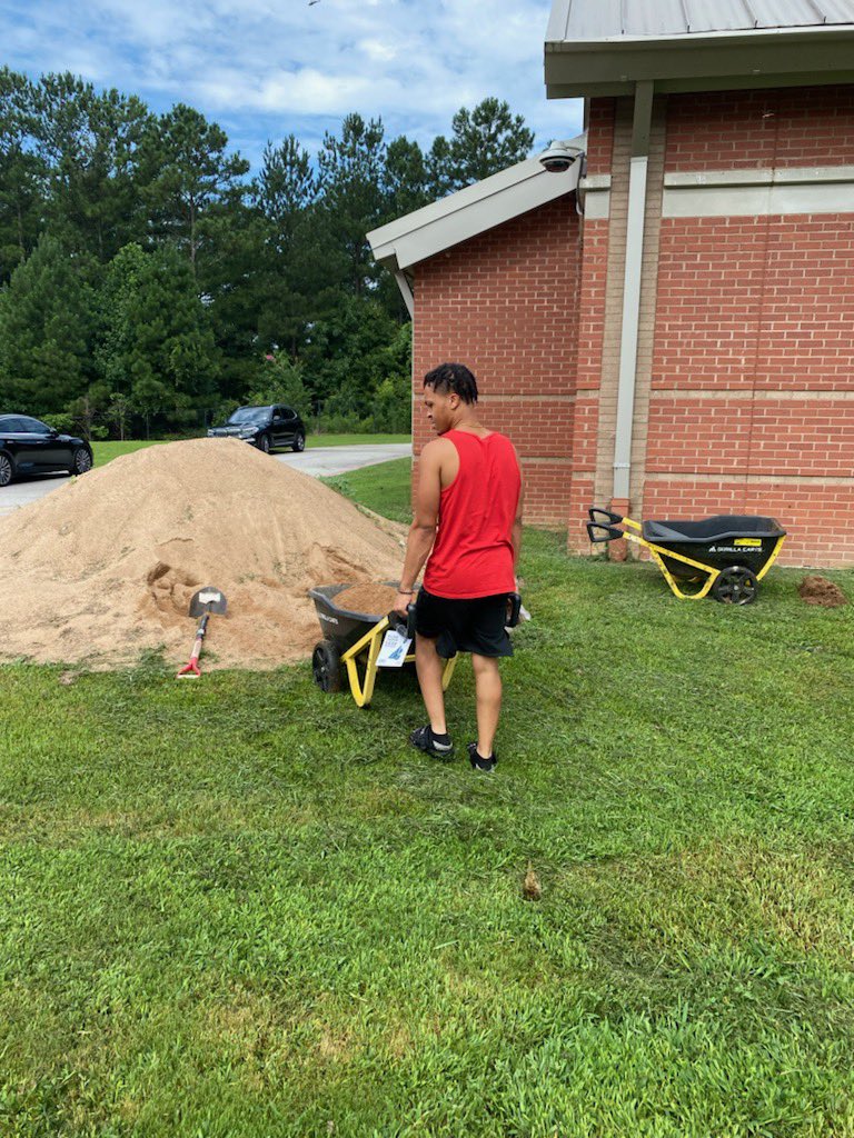 Adding another former Tiger to the list of volunteers coming back to support!  <a href="/K/">k</a>. Lawrence we are grateful for your support with our “sand” duty🙌🏾! #MyMathStudent #OakleyFarms <a href="/OakleyTigers/">Oakley Elementary School</a> <a href="/LawrenceLakesia/">Lakesia Lawrence</a> <a href="/TomanekkaI/">Tomanekka Irving M.ED</a> <a href="/msuchengoddy/">uche</a> <a href="/Franchesca_Warr/">Franchesca Warren</a>