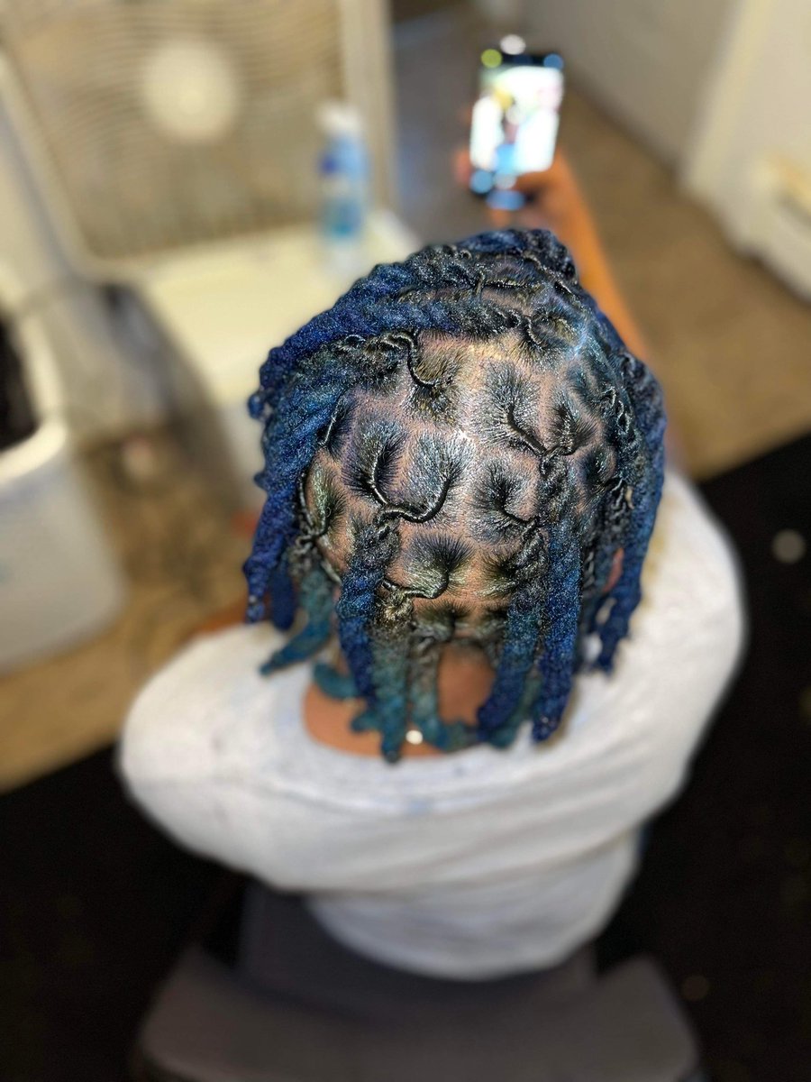 __special_kay's tweet photo. Today marks 2 years so I wanted to do something different 💙💙 https://t.co/WZtyFde5VA