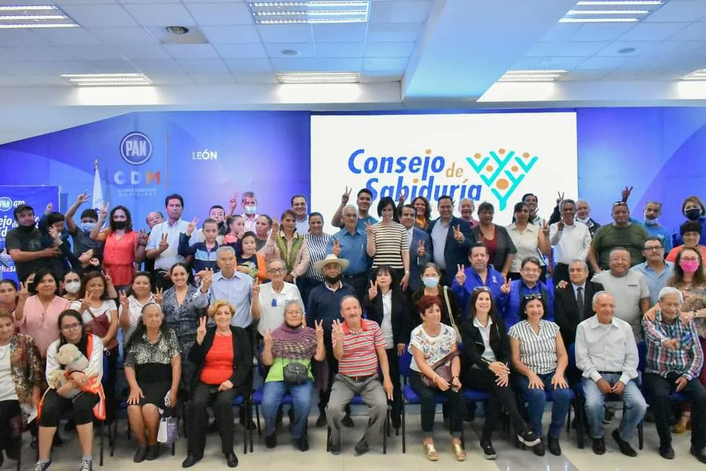 Por este medio quiero reconocer y felicitar a nuestro "Consejo de la Sabiduría" León, por haber tomado protesta ayer ante las autoridades del <a href="/PANGuanajuato/">PAN CDE Guanajuato</a>, es un logro que en <a href="/PANLeonMx/">PAN León</a> nos llena de orgullo y que esperamos que trascienda en todo el panismo de México.
