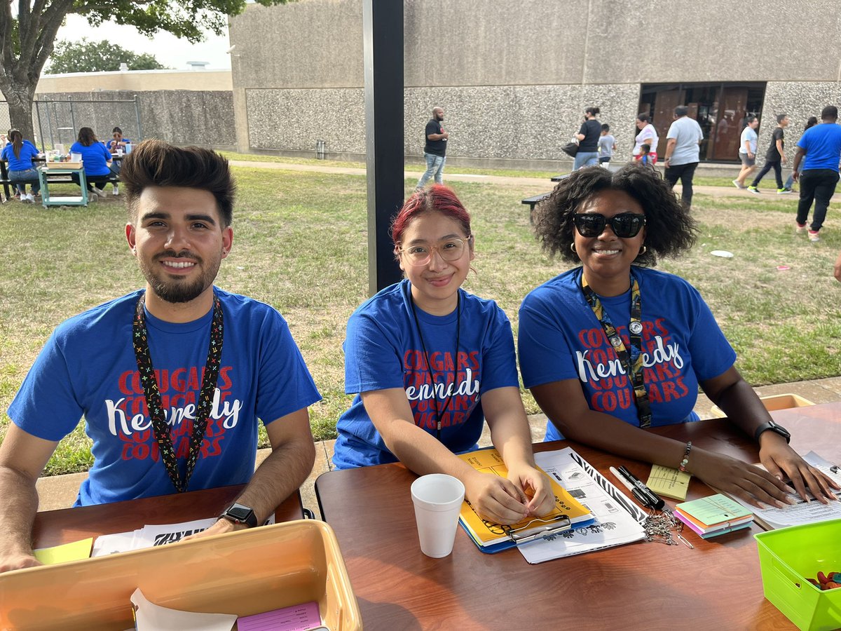 saralane_10's tweet photo. @KennedyCougs is wrapping up another successful Meet the Teacher Block Party! We’ll start our #SafariToSuccess on Monday! @AliefISD #ExcellentOnPurpose https://t.co/hMmS4fC896