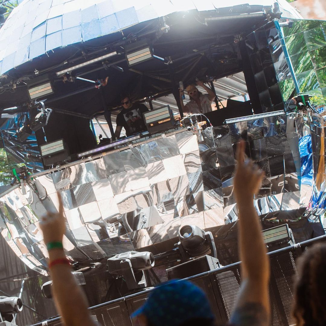 #tbt Just uploaded my set from <a href="/Bonnaroo/">Bonnaroo</a> to SoundCloud. Was fun playing a day party at the Where In The Woods stage! Big up to everyone who came and danced ❤️. Give it a listen &amp; let me know what you think!👉bit.ly/samwhitebonnar… #bonnaroo #housemusic