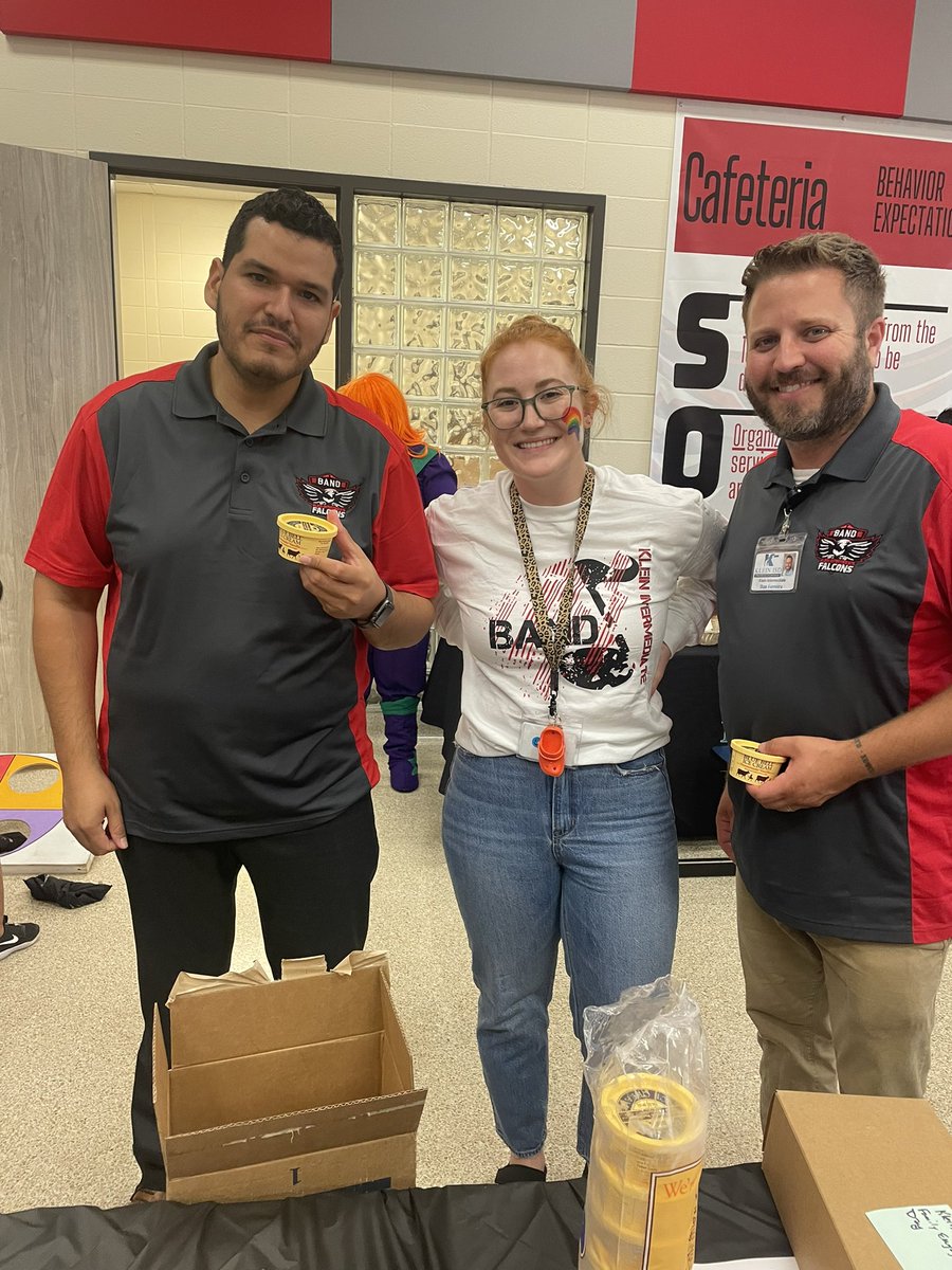 @Klein_Int_Band and @MissFenton2 showing up to support @KleinIntKISD at our Soar-ientation! So many smiles! We can’t wait to meet our Chorus & Band students! #kleinfamily #FineArts