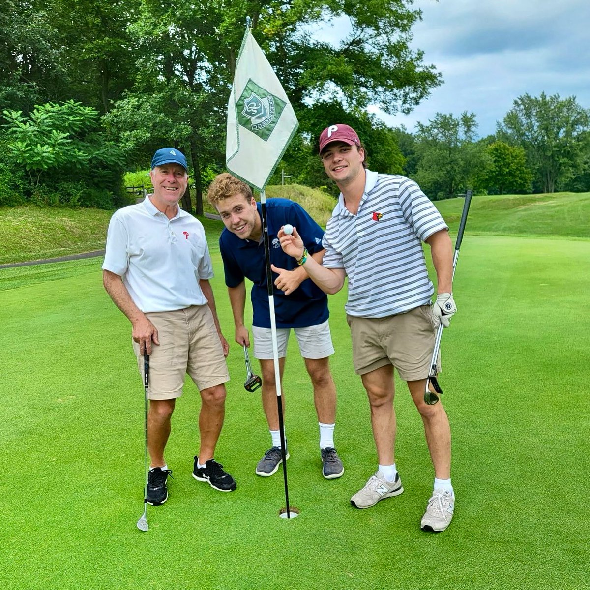 🚨 Hole-In-One / Double Eagle ALERT! Duncan Macdonald aced our Par 4, 251 yard uphill par four this evening. Duncan crushed a driver on the narrow elevated hole. The “Albatross” is an extremely feat in golf. We’ll done sir! 🚀 #vt #golf #ace