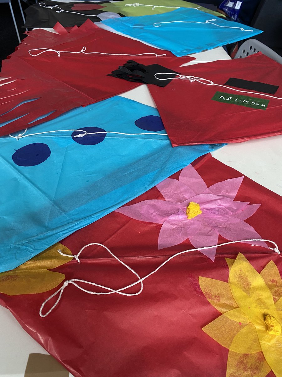 CitzLearning's tweet image. Check out these wonderful kites made with ⁦⁦@YCSA_Youth⁩ ⁦@citizenstheatre⁩ we are excited to fly them at the Fly with me event on the 20th Aug Glasgow Green #goodchance # talentedkitemakers