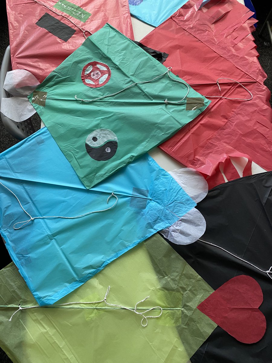 CitzLearning's tweet image. Check out these wonderful kites made with ⁦⁦@YCSA_Youth⁩ ⁦@citizenstheatre⁩ we are excited to fly them at the Fly with me event on the 20th Aug Glasgow Green #goodchance # talentedkitemakers