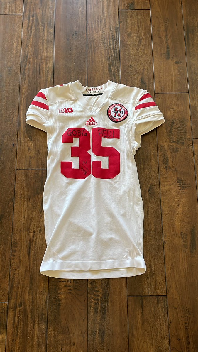 HUSKER x BEAVER NATION!!! Football season is right around the corner! I’ll be auctioning off 2 care packages and 1 game-worn signed jersey! 2 lucky Husker fans and 1 lucky Beaver! All gear is team issued and in new condition! DM for offers! #GBR #Huskers #beavers #gobeavs