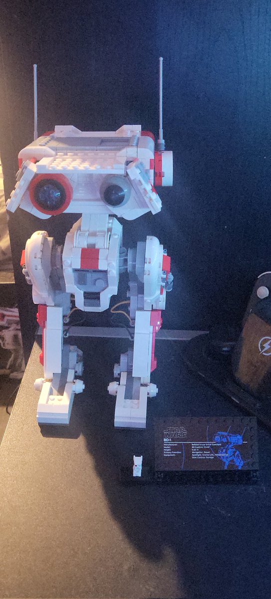 Just finished streaming my monthly stream, and just because of how long it was to build this set i will be streaming again tomorrow just to play the game its from. Also everyone say Hi to BD-1 The new mascot of the GeekSheekNerd channel