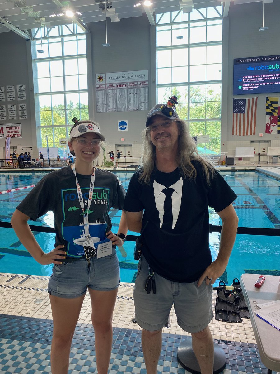 amberx240's tweet photo. Some of my favorite pictures from RoboSub 2022!! @AUVSIFoundation @osu_uwrt https://t.co/R6YiKLhC6f