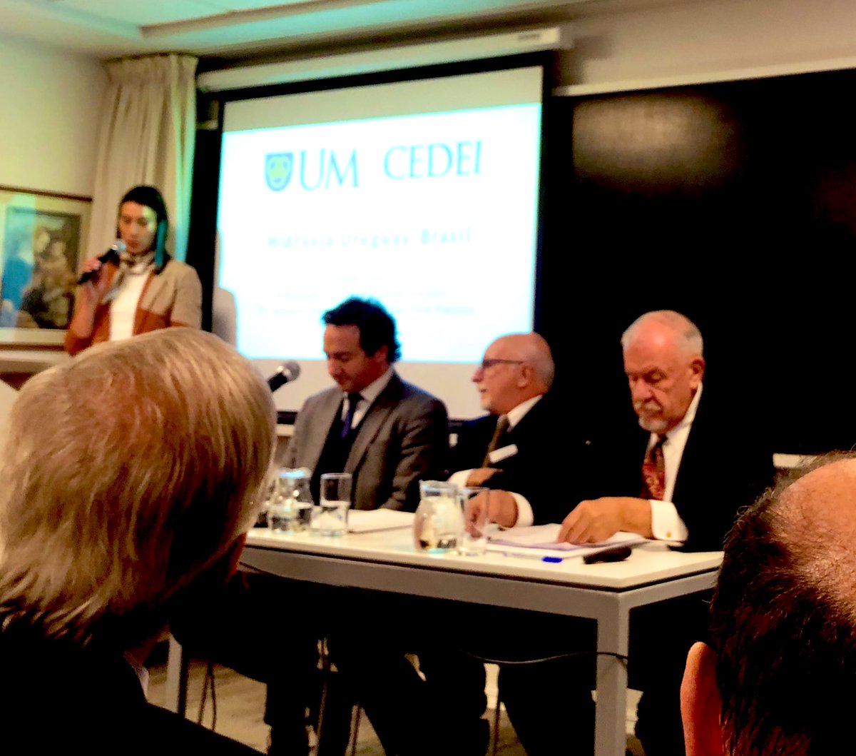 DRRIICL's tweet photo. @gobiernodecl presente en esta importante conferencia y muy comprometido con el proceso de la #Hidrovia Uruguay-Brasil en @UnivMontevideo con prestigiosos panelistas @GVallesG @IgnacioMunyo Juan José Mazzeo. Brillantes y muy claras exposiciones. Más cerca de concretar el sueño… https://t.co/rwXvrKD4wi