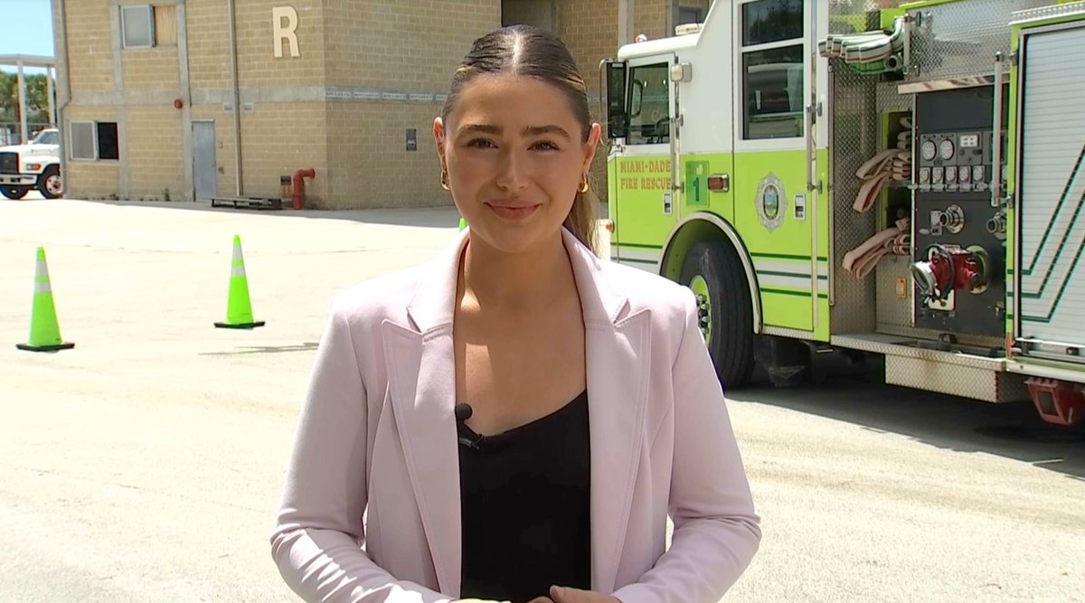 madisontmooree's tweet photo. Out in the field this afternoon with reporter @AmandaNBC6 Check out the story! ➡️ https://t.co/OMNQ4kl36d #nbcuintern https://t.co/7XQcWxaXzP