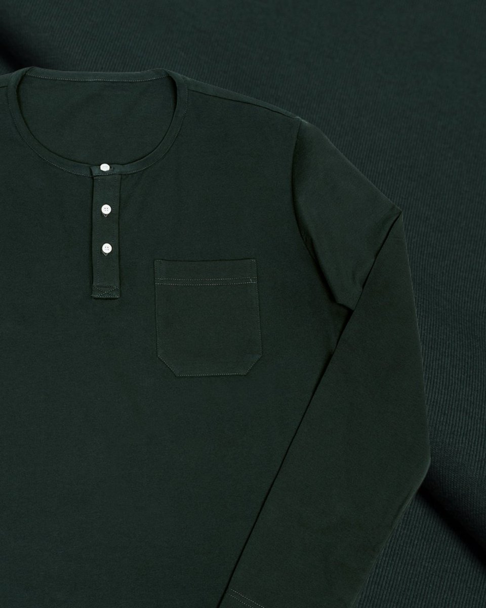 BlankLabel's tweet photo. When you buy any 3 of our basics together (tees, henleys, or sweatshirts), you’ll SAVE $30 automatically at checkout. https://t.co/BE4HOuolcb