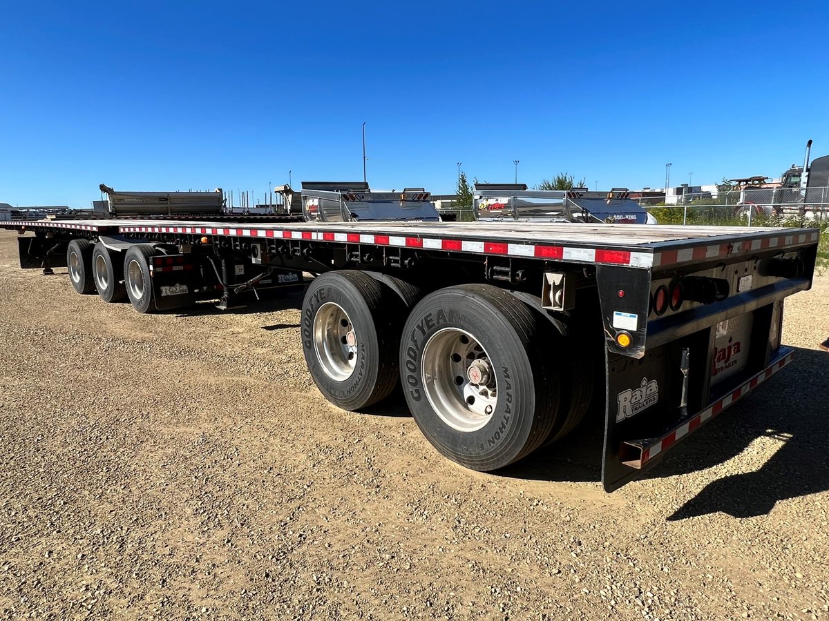 Summit_Trailer's tweet photo. Our Rental Department is here to help you with all your rental needs! We have multiple units for all your rental needs. All our trailers are Tandem Drive Compatible! 

If you’re looking to rent make sure to give our Rental Department a call at 587-881-1195. 
#trailerrental #yeg https://t.co/Kle7rpci6o