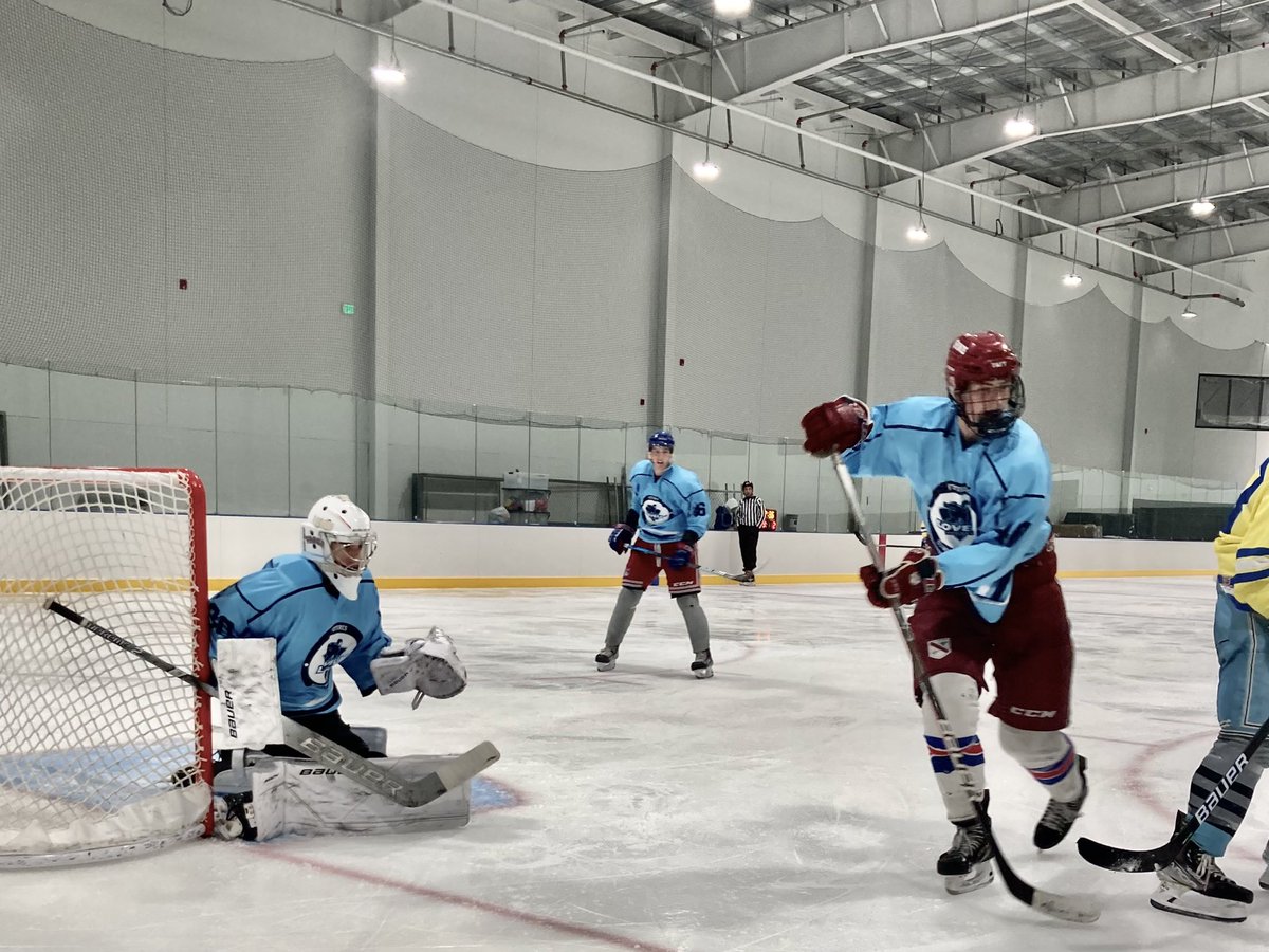 Thank you <a href="/lovellhockey/">Lovell Hockey</a> and <a href="/Ean_Mendeszoon/">Ean Mendeszoon</a> for a great week at the Lovell Combine. Great new rink and great workout with the older U20s. #workforit 👊🏼